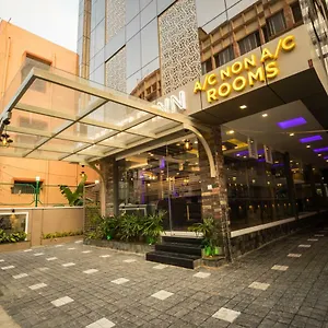 Hotel Oak Field ***
